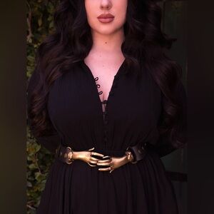 **SOLD** Victorian Hands Belt in Antique Brass, Size M - La Femme en Noir